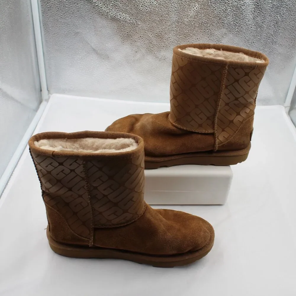 UGG Classic Mini II Graphic Boots Women Size 4 Suede Chestnut